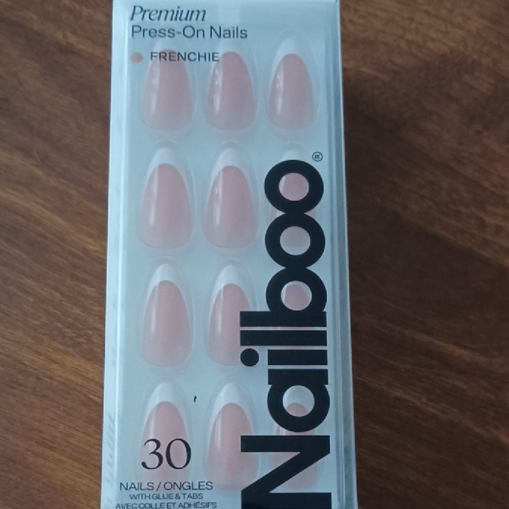 Brand new Premium Press-On Nails - Frenchie